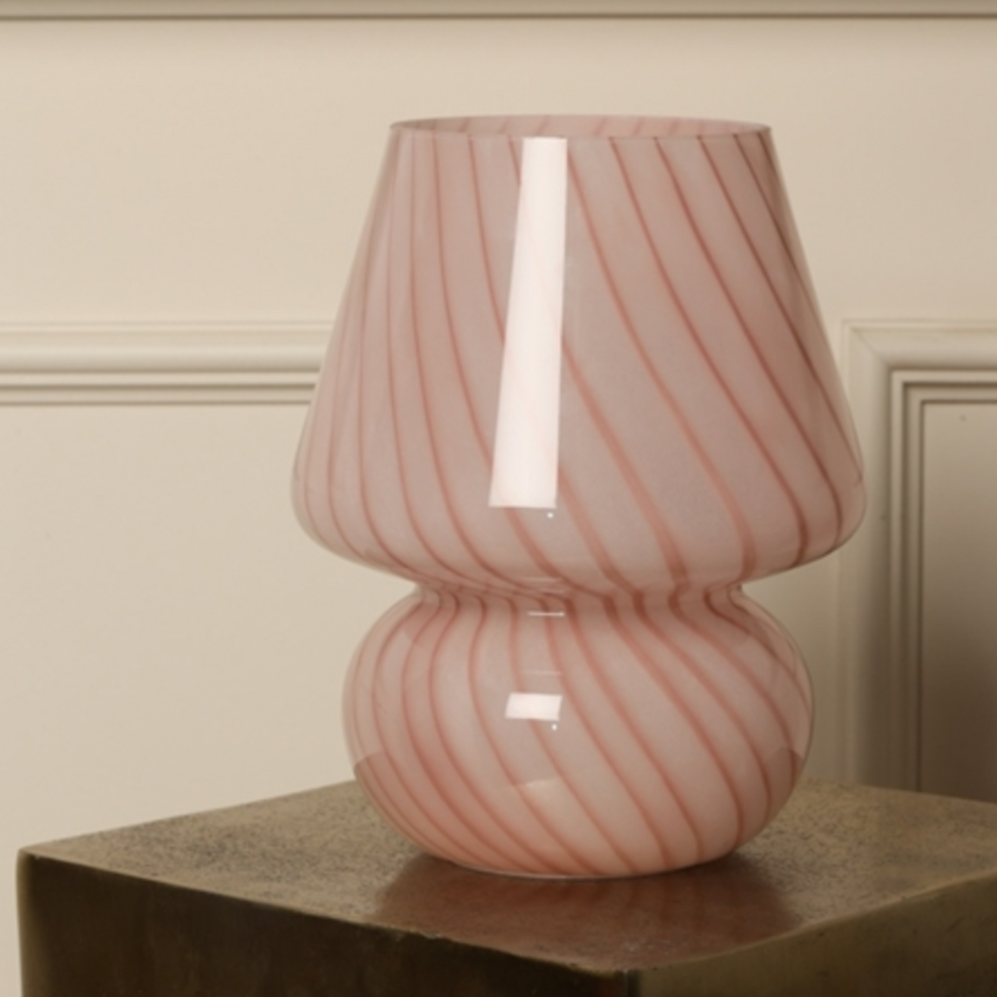 Lampe LUMI - Petit modèle rose