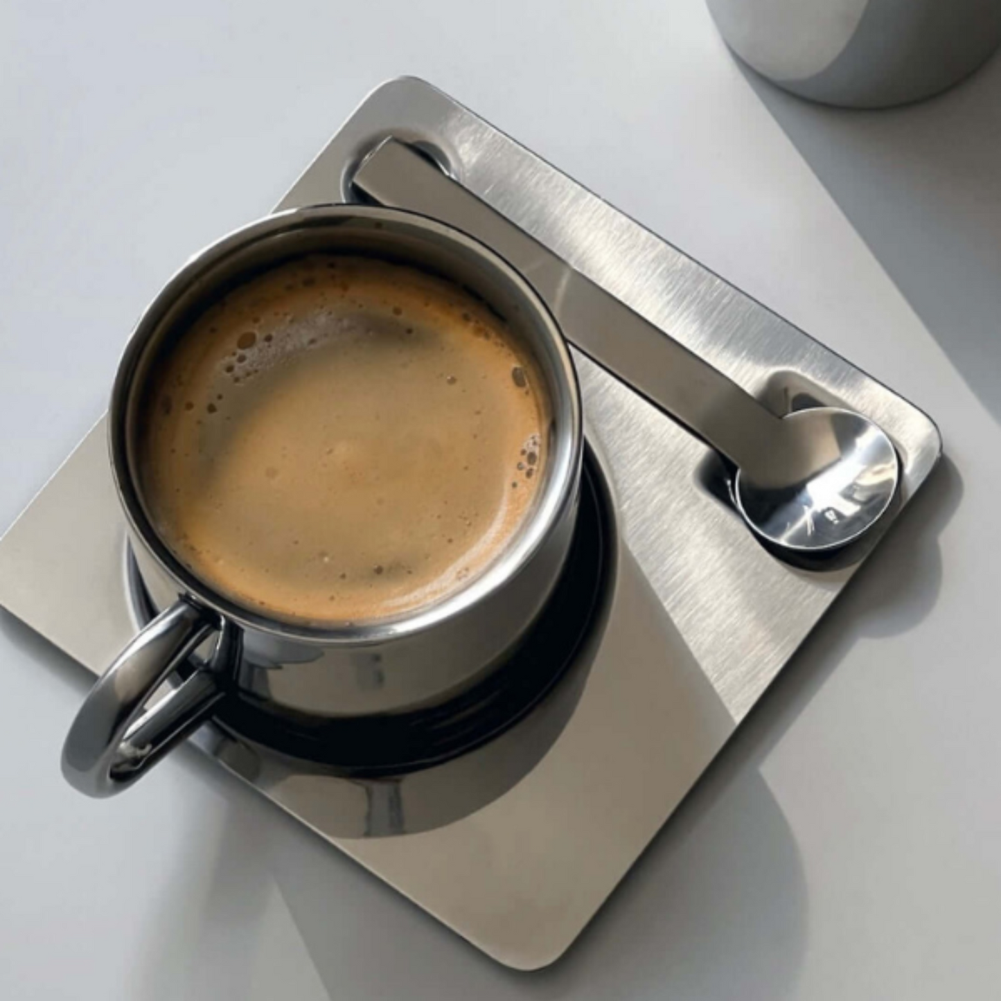 Tasse en acier inoxydable chromé